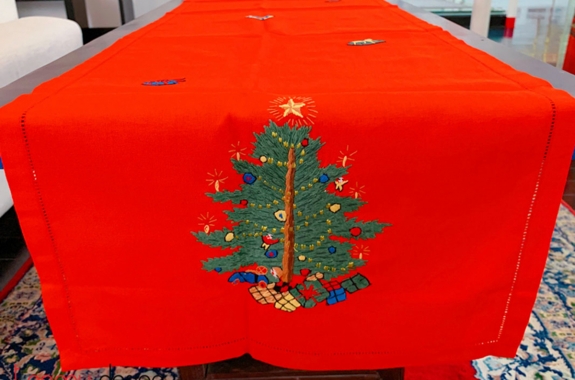 Khăn trải bàn dài Noel thêu thông Mỹ và quà 